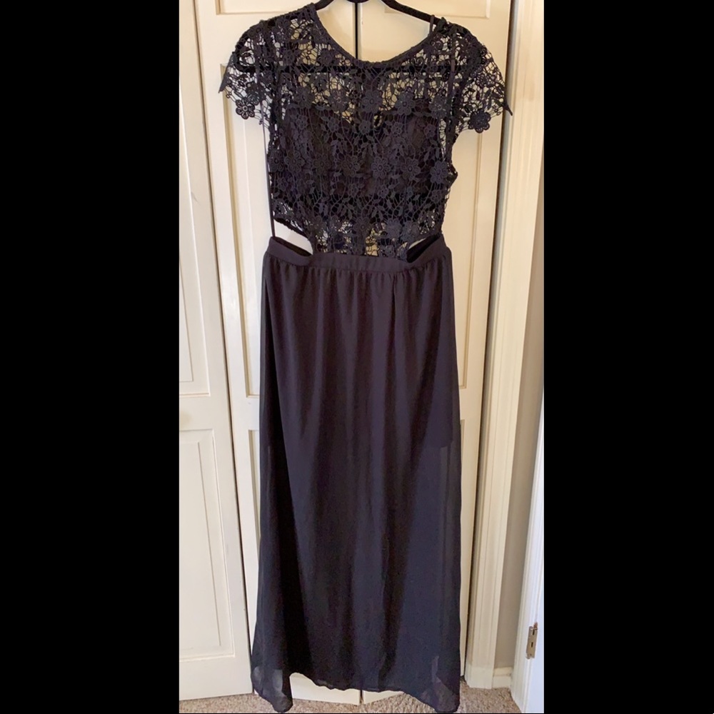 Black lace maxi